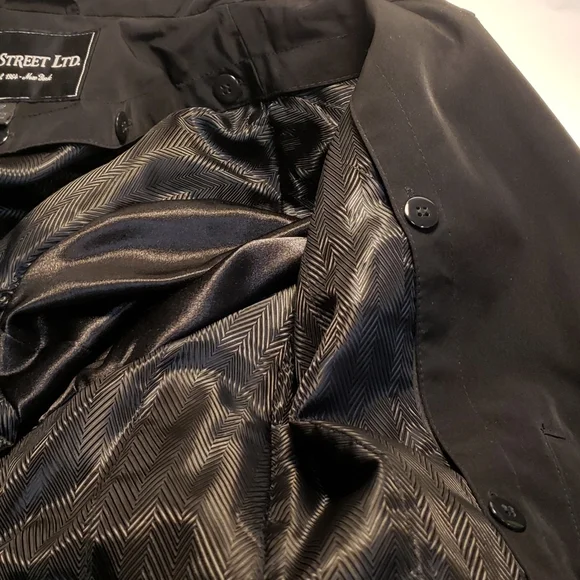 16P Fleet street black trench coat.  D34 - Picture 14 of 15